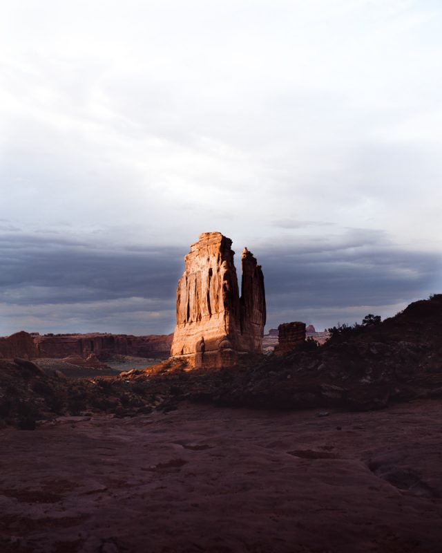 best hikes in arches national park, best hikes in arches, hikes in arches national park, hikes in arches, arches hikes, arches national park hikes, arches national park, park avenue trail, park avenue trailhead, windows section, windows loop, turret arch, moab, moab utah, utah national parks, utahs mighty five