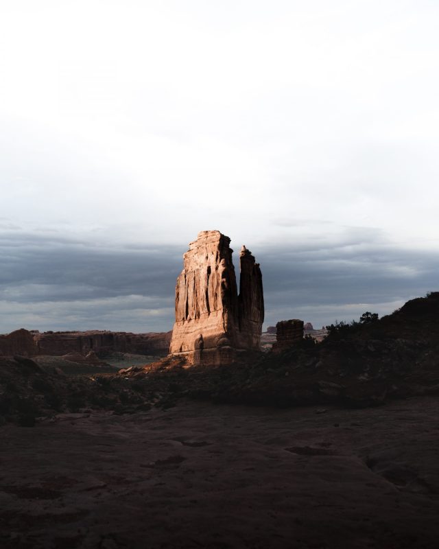 park avenue trail in arches national park