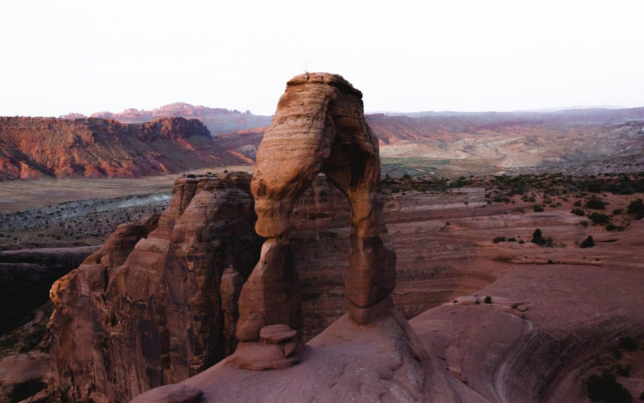 The BIGGEST collection of information for camping in Arches National Park, camping outside of the park in nearby Moab, as well as BLM and free options! Get the free, downloable map for your southwest road trip!