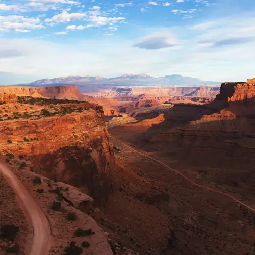 Canyonlands national park, one day in canyonlands, canyonlands itinerary, canyonlands one day itinerary, a day in canyonlands, canyonlands national park itinerary, arches national park, dead horse point state park, green river overlook, shafer canyon overlook, white rim road, upheaval dome trail, island in the sky, the needles, the maze, moab, utah, moab utah, grand view point, white rim overlook, aztec butte, whale rock, druid arch