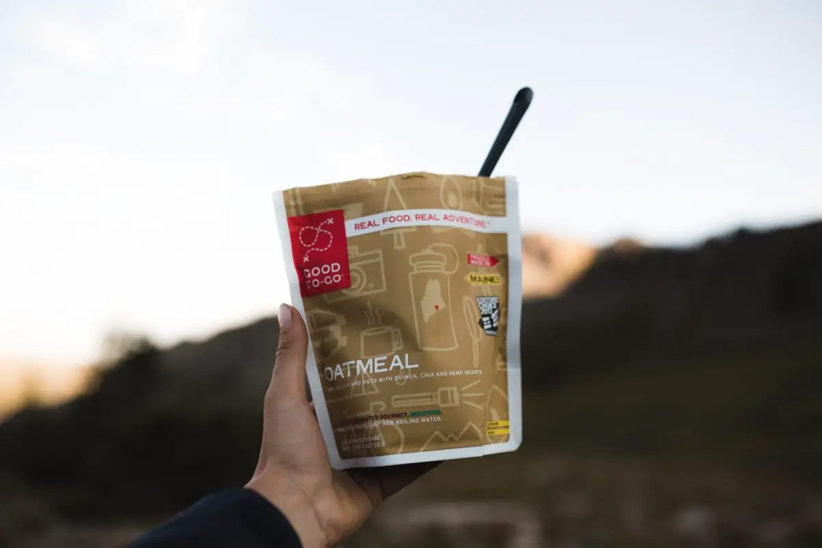 packing for a day hike, day hike essentials, day hike packing checklist, what to wear on a day hike, what to pack for a day hike, hiking, day hiking, 