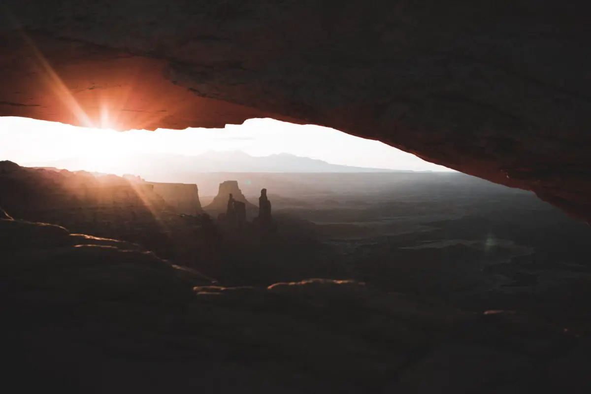 utah national parks road trip, utah road trip, utah national parks road trip itinerary, canyonlands national park, canyonlands, mesa arch, hikes in canyonlands, utah road trip itinerary, moab, utah, moab utah, arches national park, 