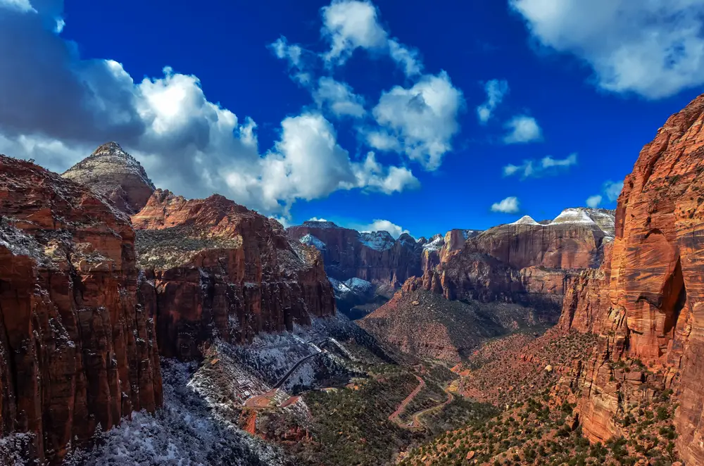 Zion national park, zion national park itinerary, zion itinerary, 2 days in zion, zion national park 2 day itinerary, 2 days in zion national park, things to do in zion, day hikes in zion, viewpoints in zion, angels landing, the narrows, mount carmel highway, emerald pools trail, pa’rus trail, riverside walk, observation point, zion national park lodge, zion human history museum, canyon overlook trail