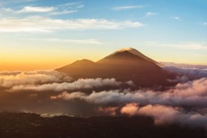 Ubud bali, ubud itinerary, 3 days in ubud, 3 day ubud itinerary, things to do in ubud, what to see in ubud, ubud bali holiday, how many days in ubud, things to do in ubud at night, what to do in bali ubud, ubud bali holiday, CAMPUHAN RIDGE WALK, SACRED MONKEY FOREST, UBUD ART MARKET, UBUD PALACE, SARASWATI TEMPLE, SCENIC RICE TERRACE WALK, MOUNT BATUR, AUTHENTIC BALINESE COOKING CLASS, TEGALALANG RICE TERRACES, LEKE LEKE WATERFALL, AIR TEJUN NUNGNUNG, NUNGNUNG WATERFALL, PURA TIRTA EMPUL, TIBUMANA WATERFALL, KANTO LAMPO WATERFALL, ubud itinerary 3 days, ubud bali hostels, where to stay in ubud, 