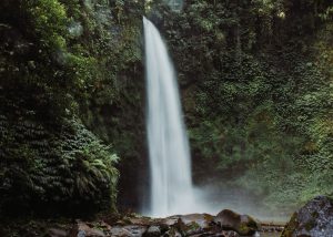 Ubud bali, ubud itinerary, 3 days in ubud, 3 day ubud itinerary, things to do in ubud, what to see in ubud, ubud bali holiday, how many days in ubud, things to do in ubud at night, what to do in bali ubud, ubud bali holiday, CAMPUHAN RIDGE WALK, SACRED MONKEY FOREST, UBUD ART MARKET, UBUD PALACE, SARASWATI TEMPLE, SCENIC RICE TERRACE WALK, MOUNT BATUR, AUTHENTIC BALINESE COOKING CLASS, TEGALALANG RICE TERRACES, LEKE LEKE WATERFALL, AIR TEJUN NUNGNUNG, NUNGNUNG WATERFALL, PURA TIRTA EMPUL, TIBUMANA WATERFALL, KANTO LAMPO WATERFALL, ubud itinerary 3 days, ubud bali hostels, where to stay in ubud, 