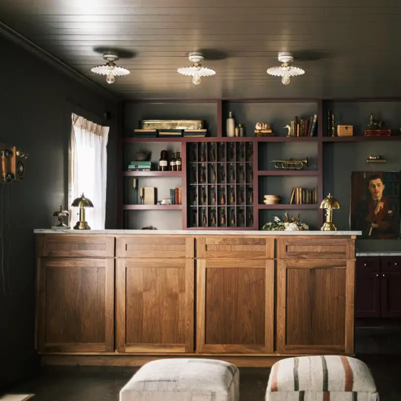 The Madison Hotel, located in one of the best areas to stay in Dallas, blends modern elegance with Southern charm, featuring sleek interiors, plush furnishings, and a rooftop offering stunning views of the Dallas skyline
